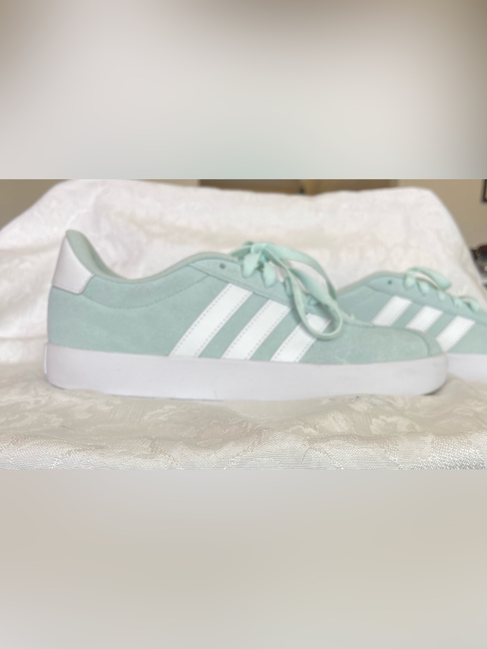 adidas light Mint Green Suede Low-Top Sneakers with White Stripes EUC